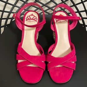 Fergalicious by Fergie heeled sandals size 6.5 fuchsia